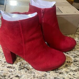 NWT Dream Pairs Vibrant Red Suede Ankle Booties Chunky Platform